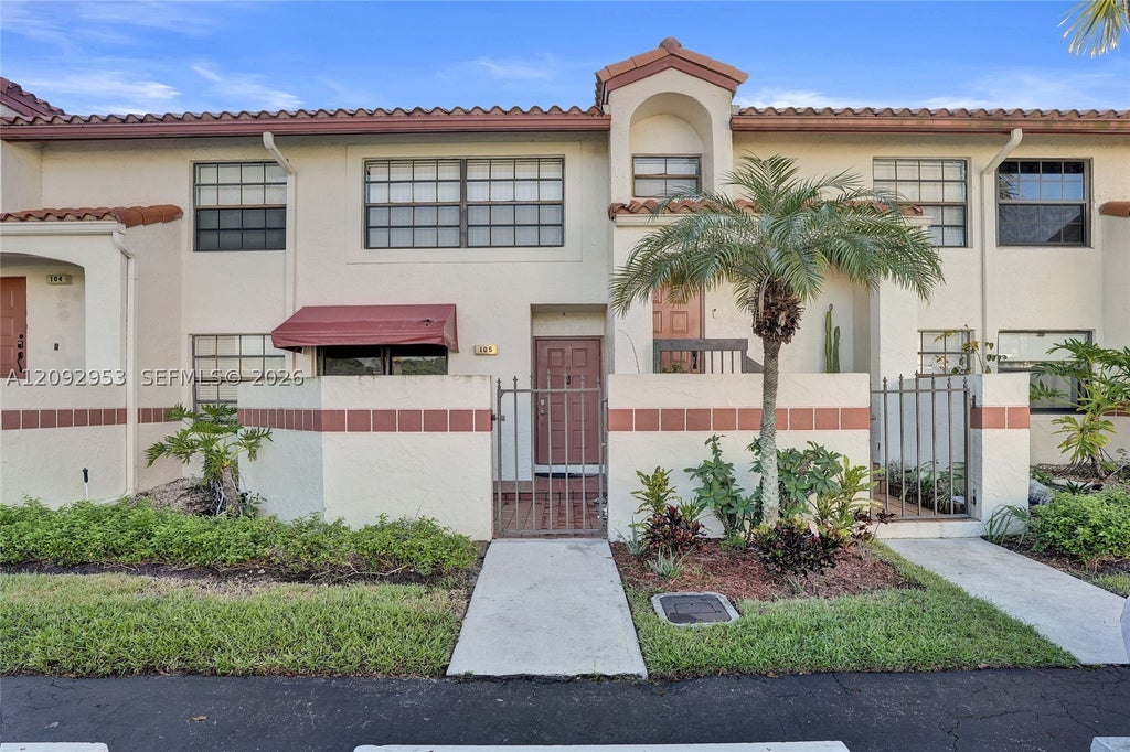 Photo of 105 Liberty Ct, Deerfield Beach, FL 33442 (MLS # A12092953)