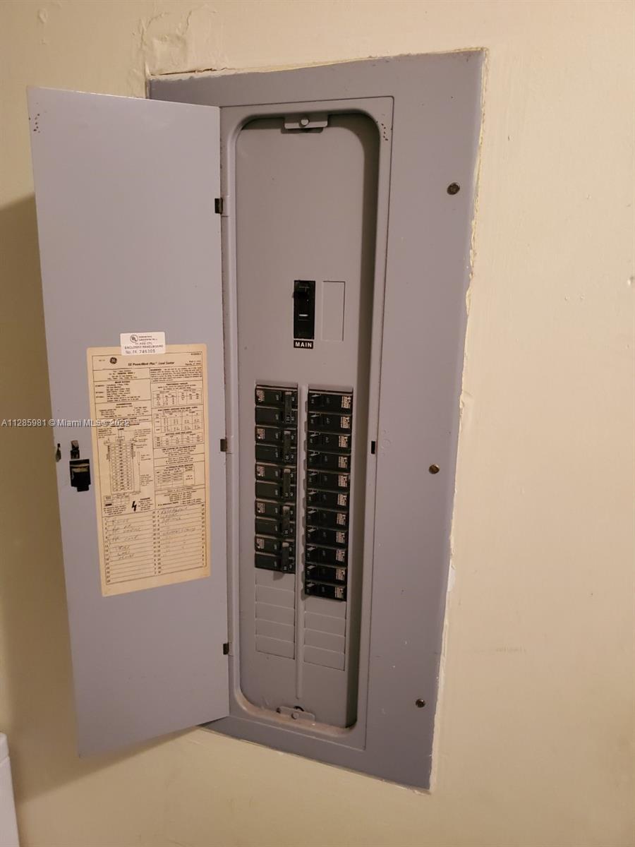 BURDINES HABITAT - Residential