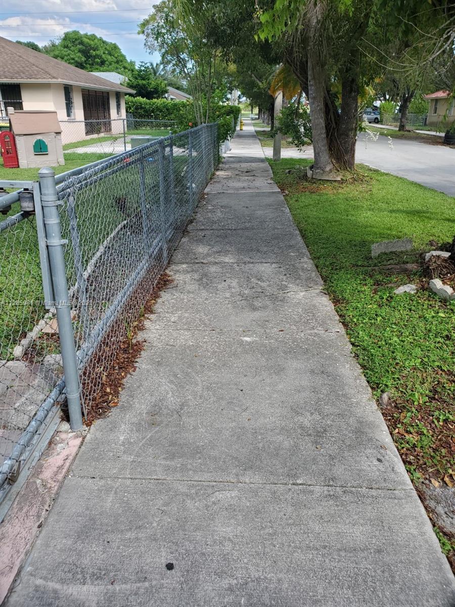 BURDINES HABITAT - Residential