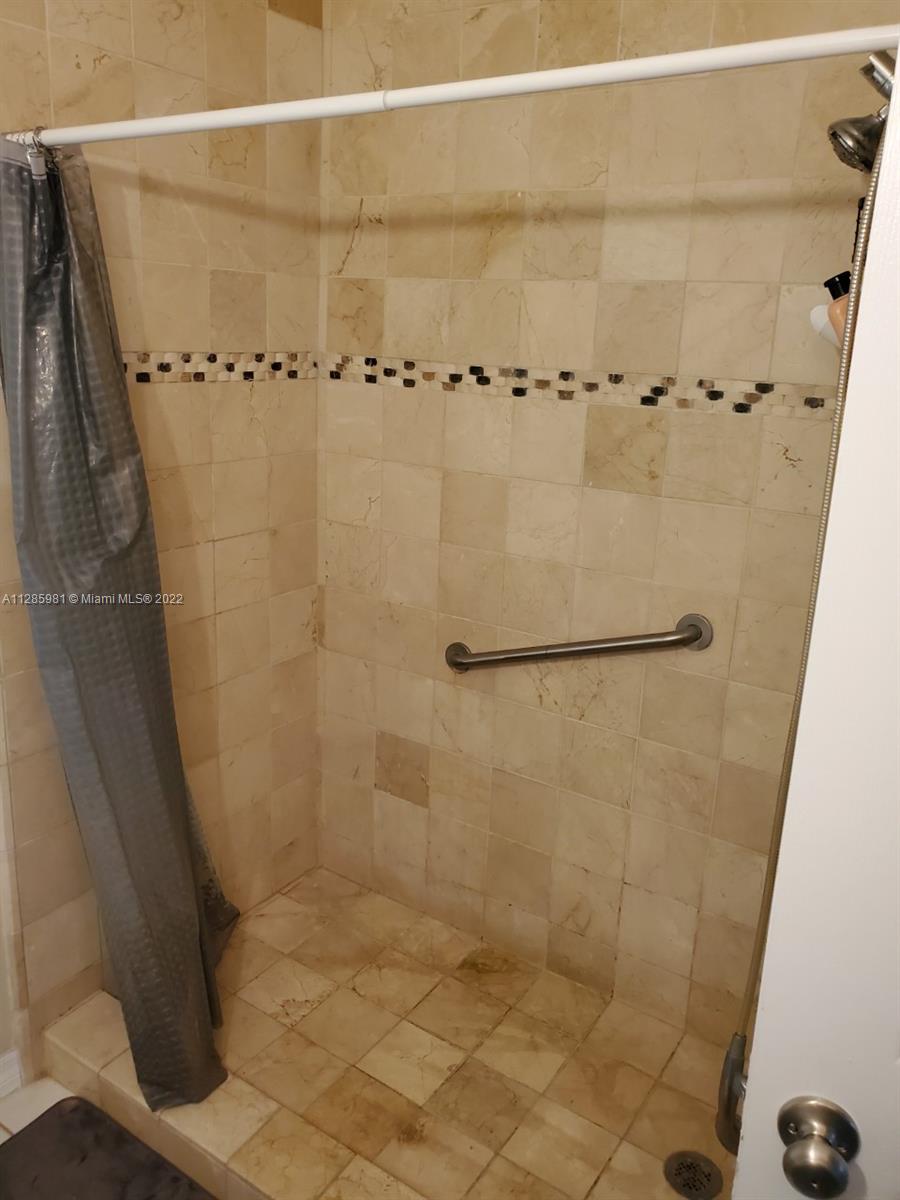 BURDINES HABITAT - Residential