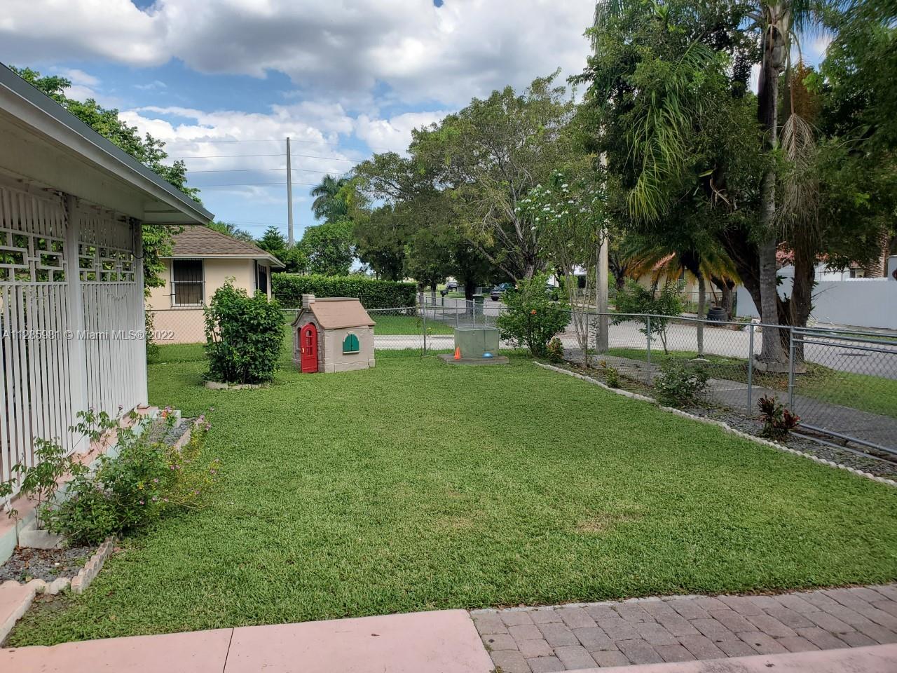 BURDINES HABITAT - Residential