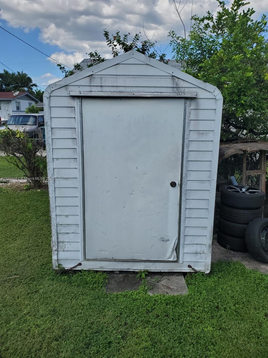 BURDINES HABITAT - Residential