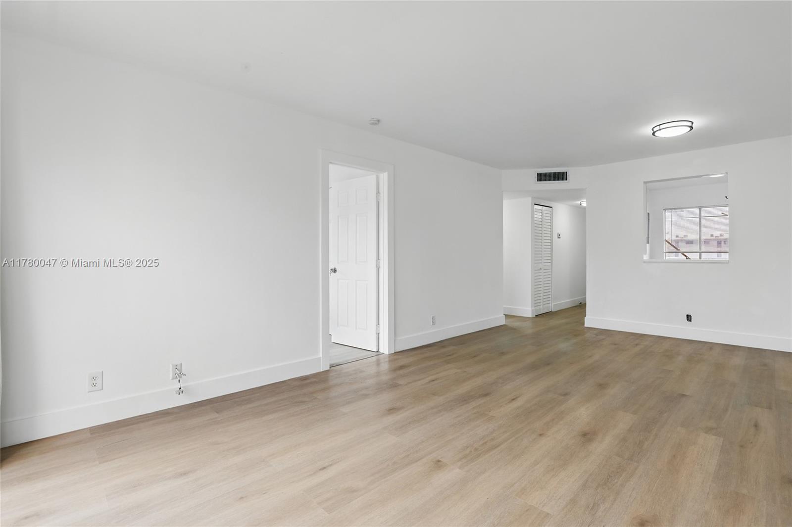 LAKESHORE AT UNIVERSITY P - Residential Lease