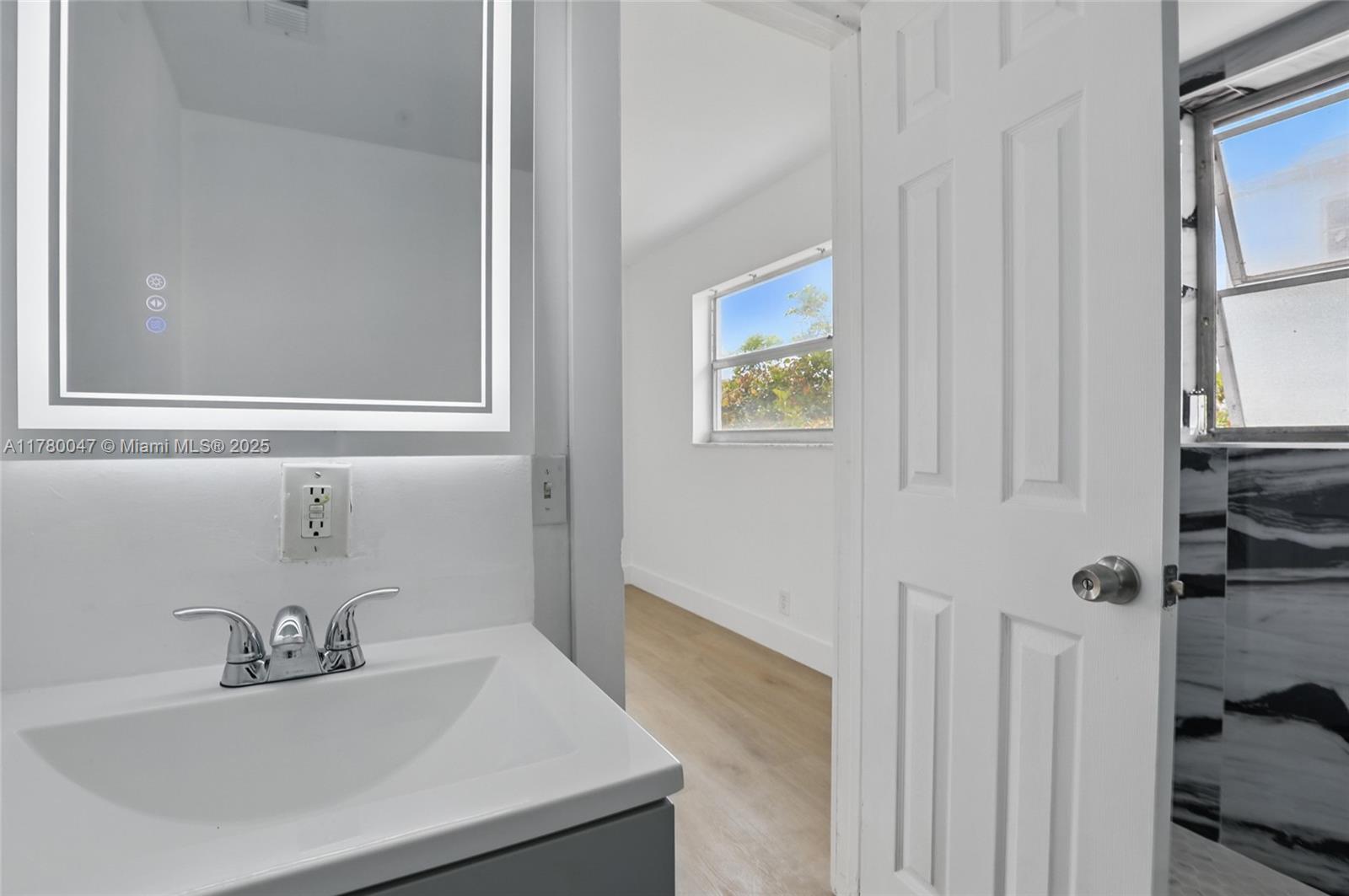 LAKESHORE AT UNIVERSITY P - Residential Lease