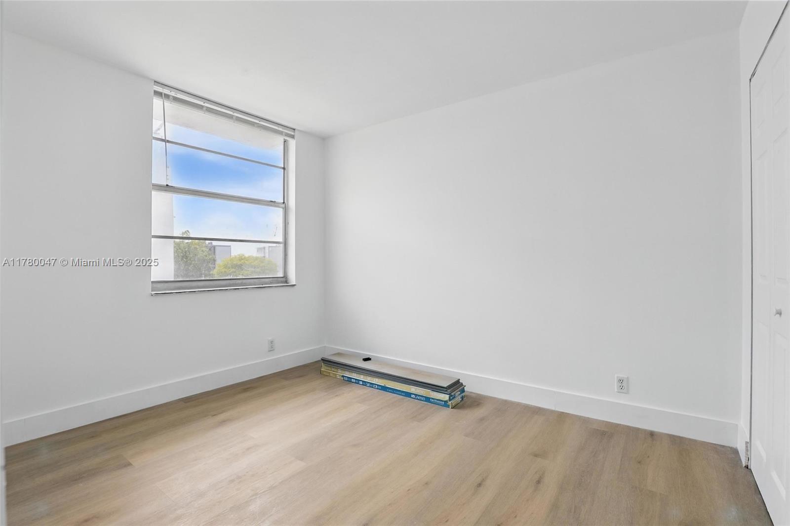 LAKESHORE AT UNIVERSITY P - Residential Lease