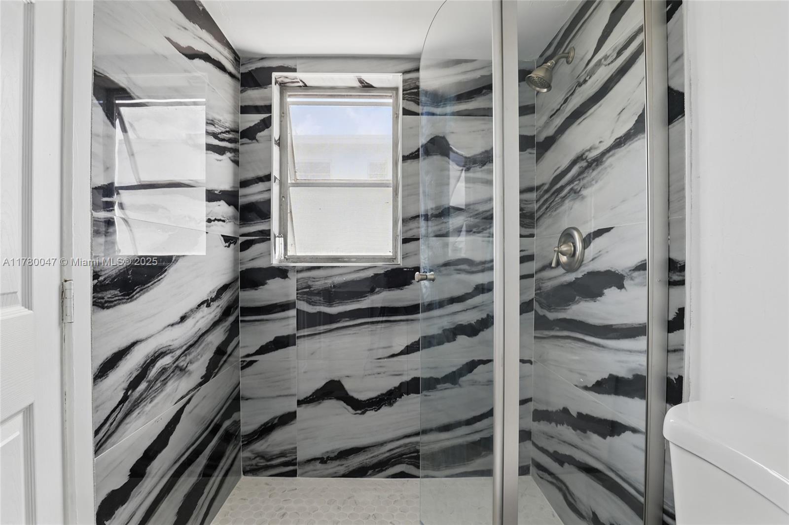 LAKESHORE AT UNIVERSITY P - Residential Lease