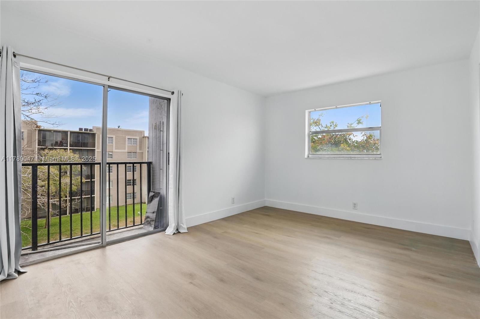 LAKESHORE AT UNIVERSITY P - Residential Lease