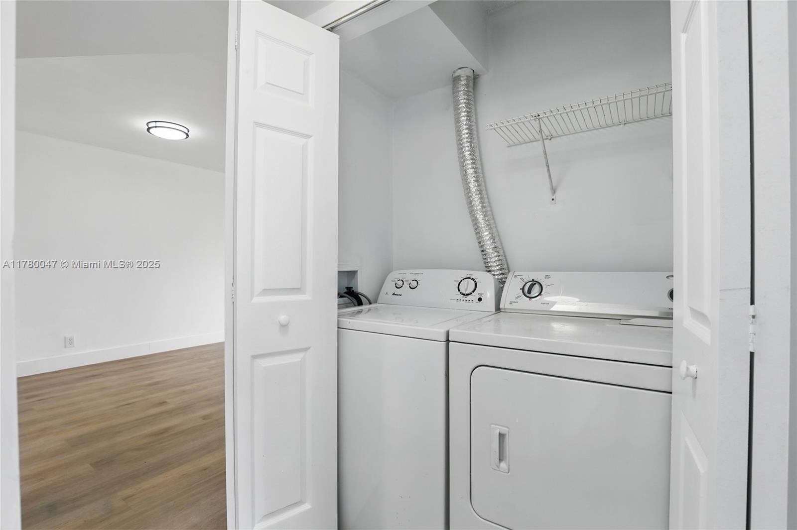 LAKESHORE AT UNIVERSITY P - Residential Lease