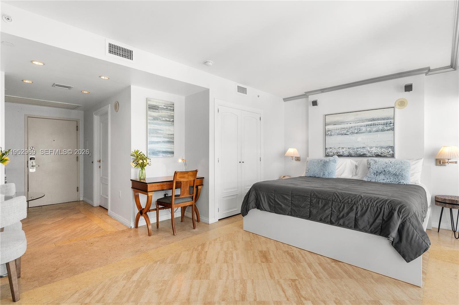 101 Ocean Dr 704, Miami Beach, FL, 33139/$775,000 1 101 Ocean Dr 704