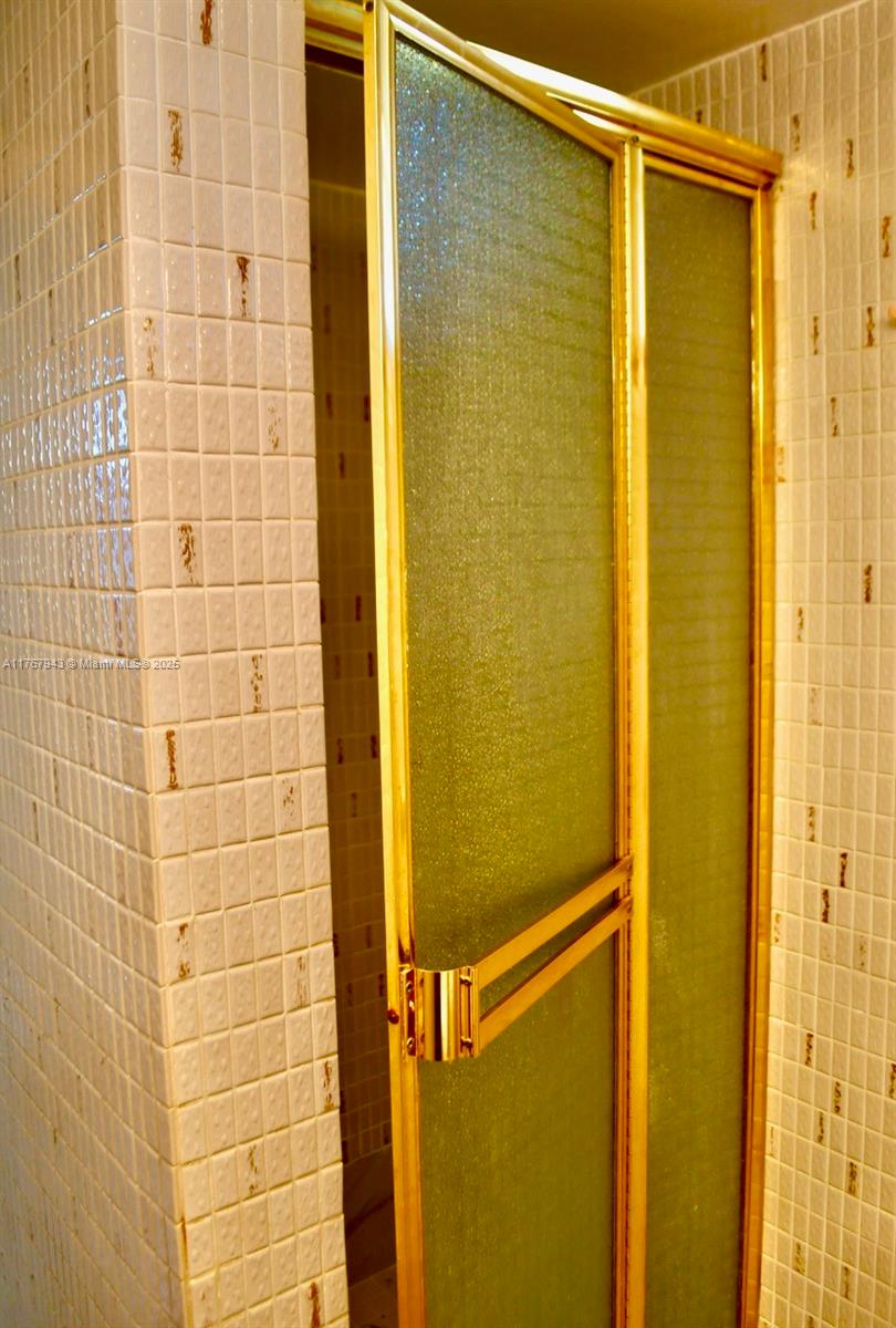 POINT EAST SEC III CONDO - Residential