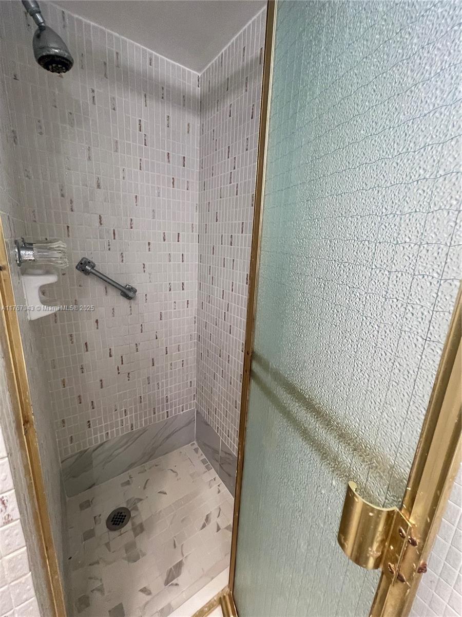 POINT EAST SEC III CONDO - Residential