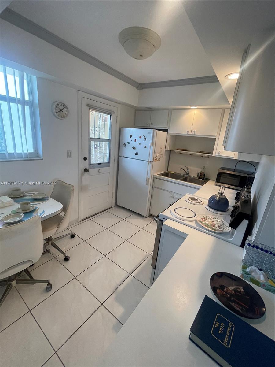 POINT EAST SEC III CONDO - Residential