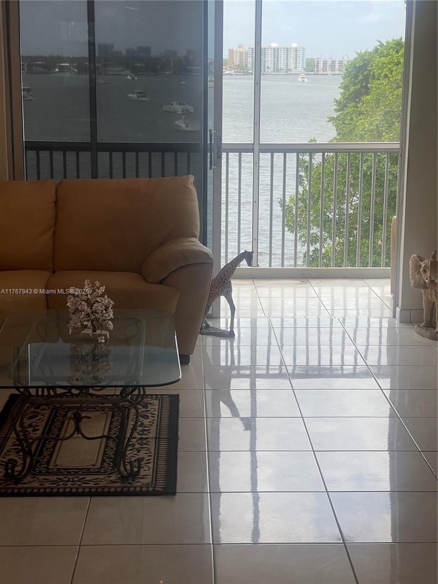 POINT EAST SEC III CONDO - Residential