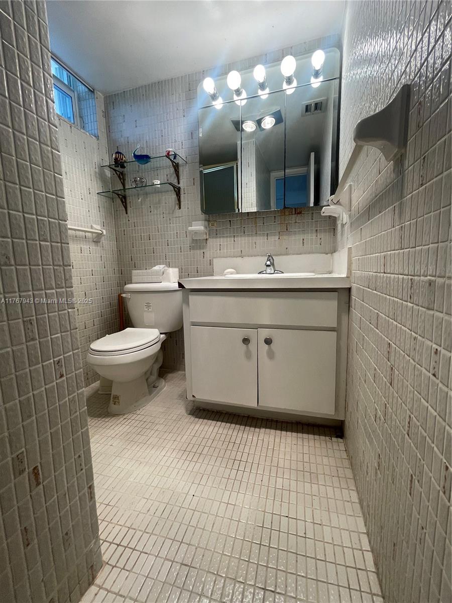 POINT EAST SEC III CONDO - Residential