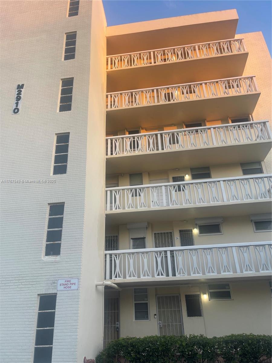 POINT EAST SEC III CONDO - Residential