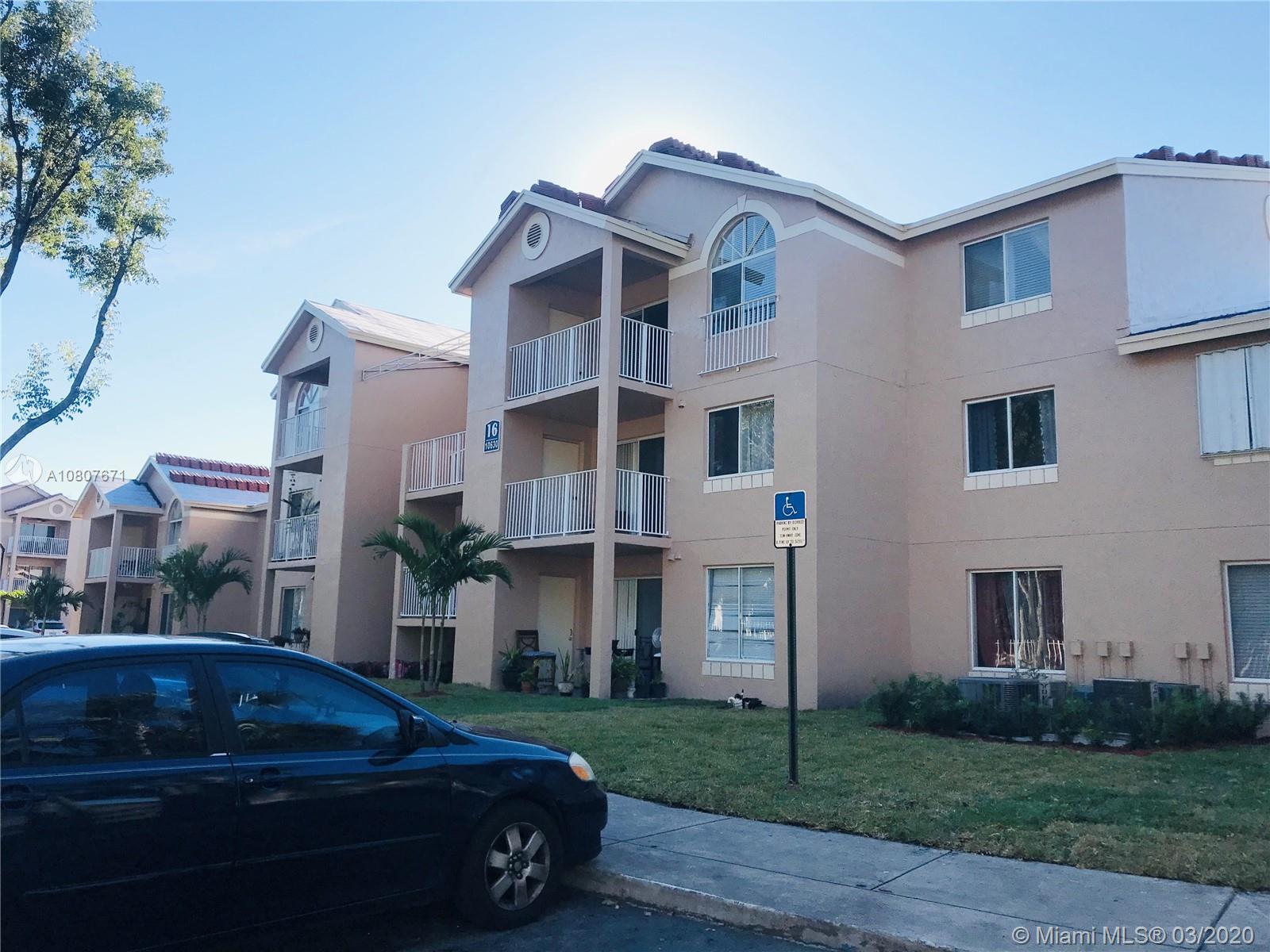 ROYAL PALM PLACE - Residential