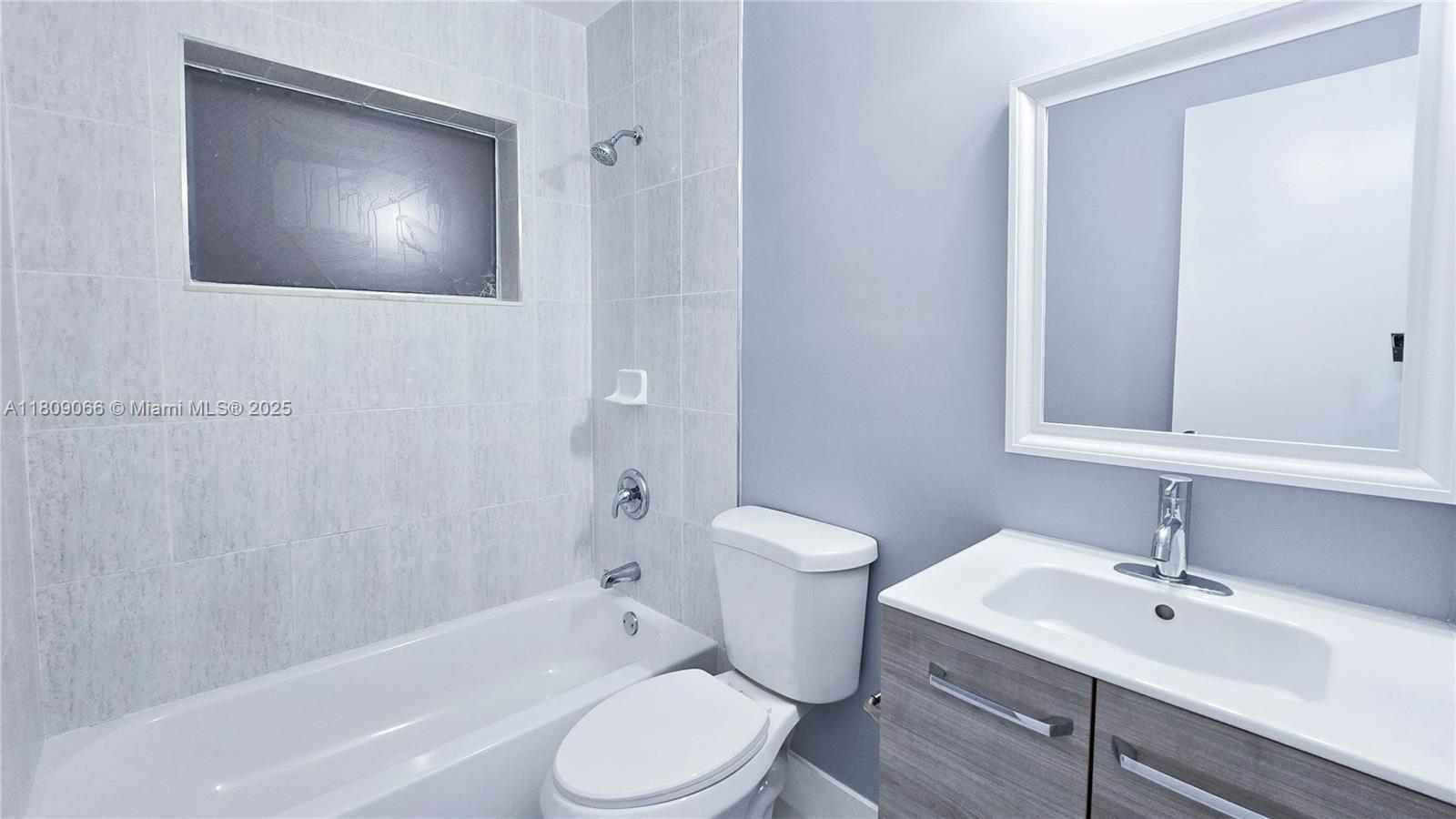 45 W 23rd St 8