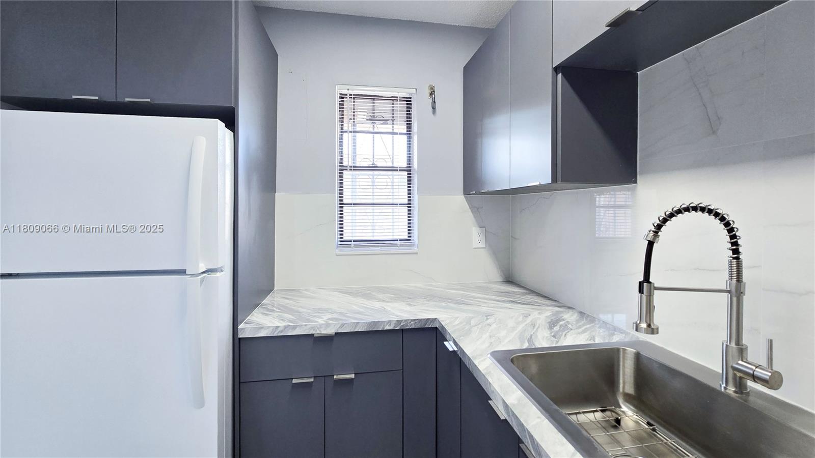 DEL REY PARK CONDO - Residential Lease