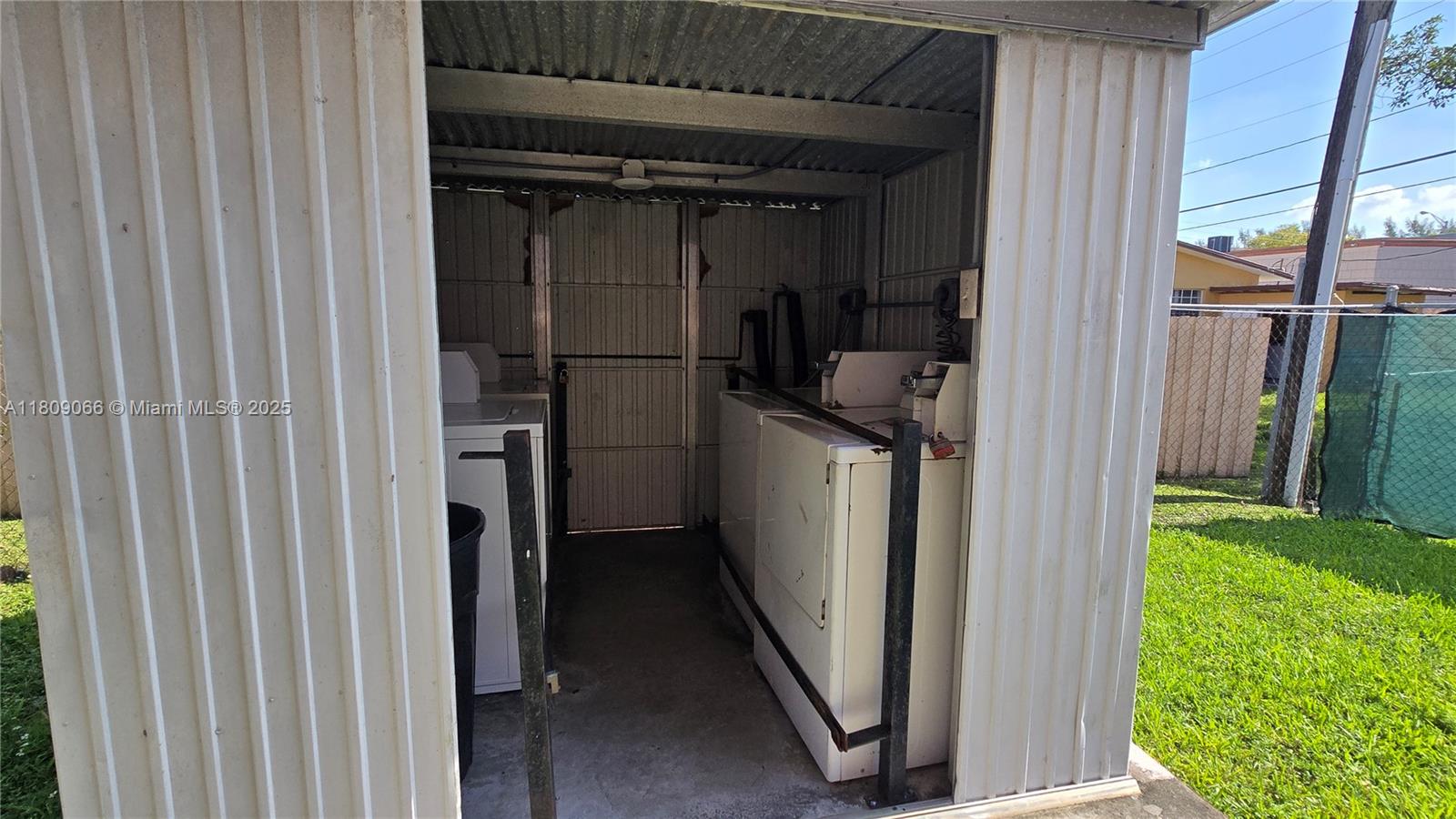 DEL REY PARK CONDO - Residential Lease