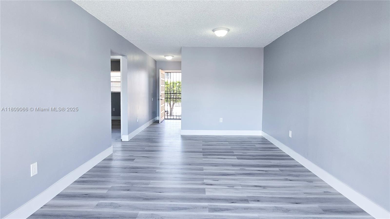 45 W 23rd St 8