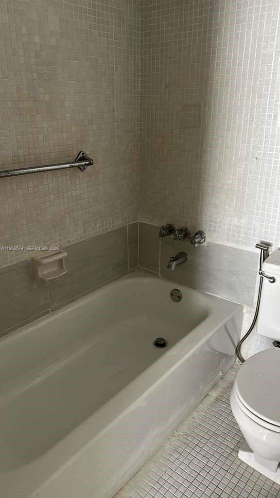 EASTERN SHORES WHITE HOUSE - Residential