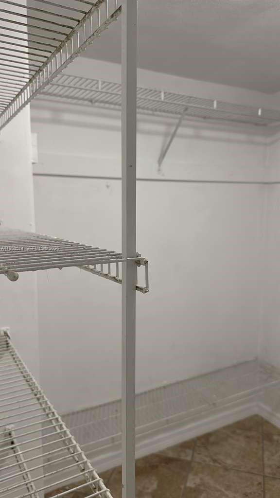 EASTERN SHORES WHITE HOUSE - Residential