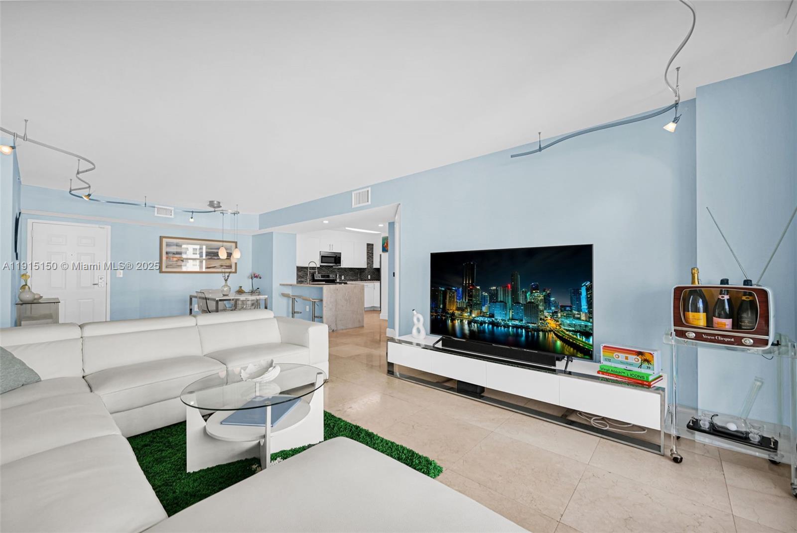 THE MARK ON BRICKELL COND - Residential