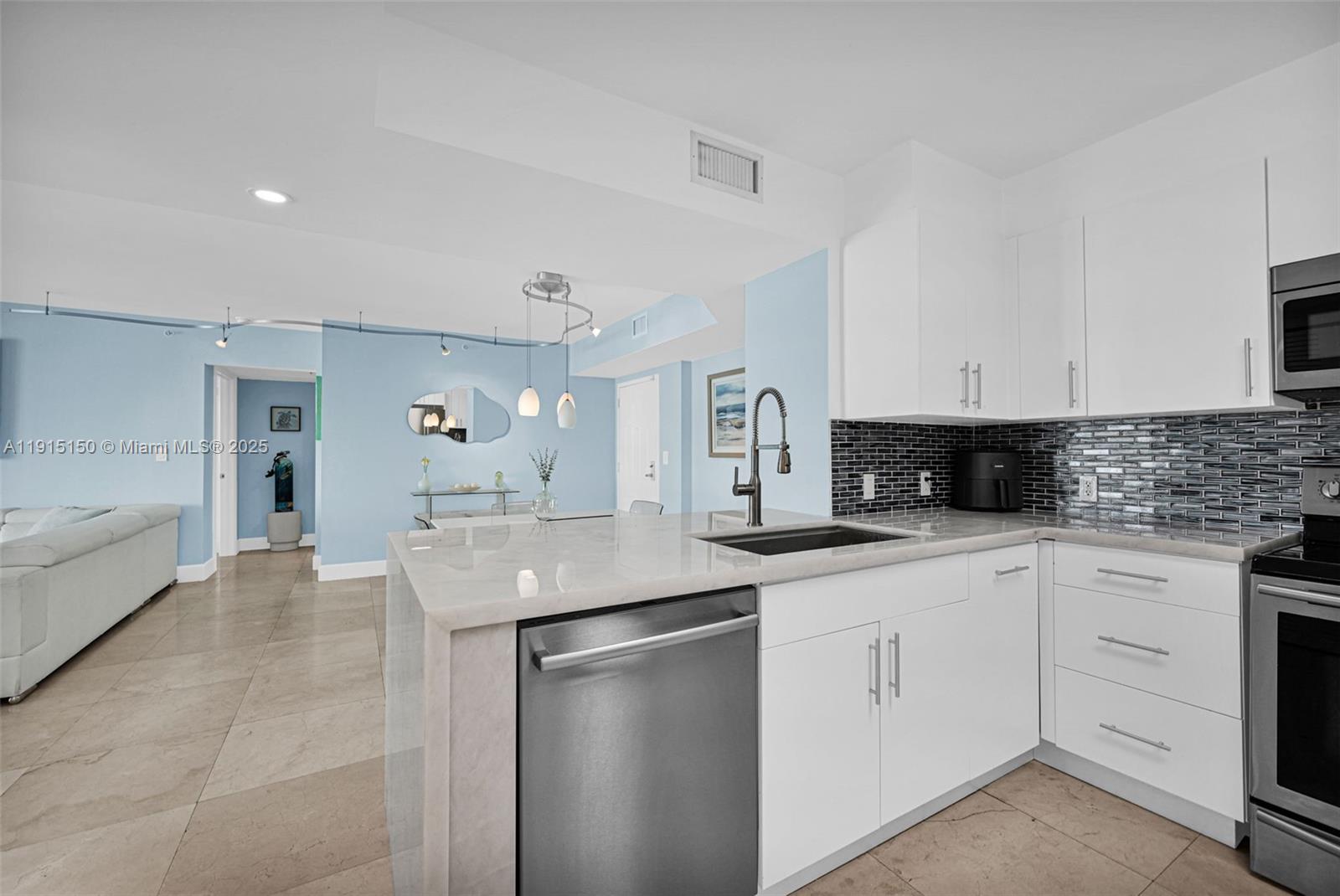 THE MARK ON BRICKELL COND - Residential