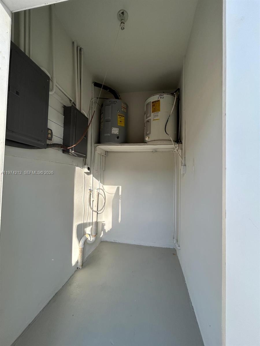 WESTLAWN-CORRECTED PLAT - Residential Income