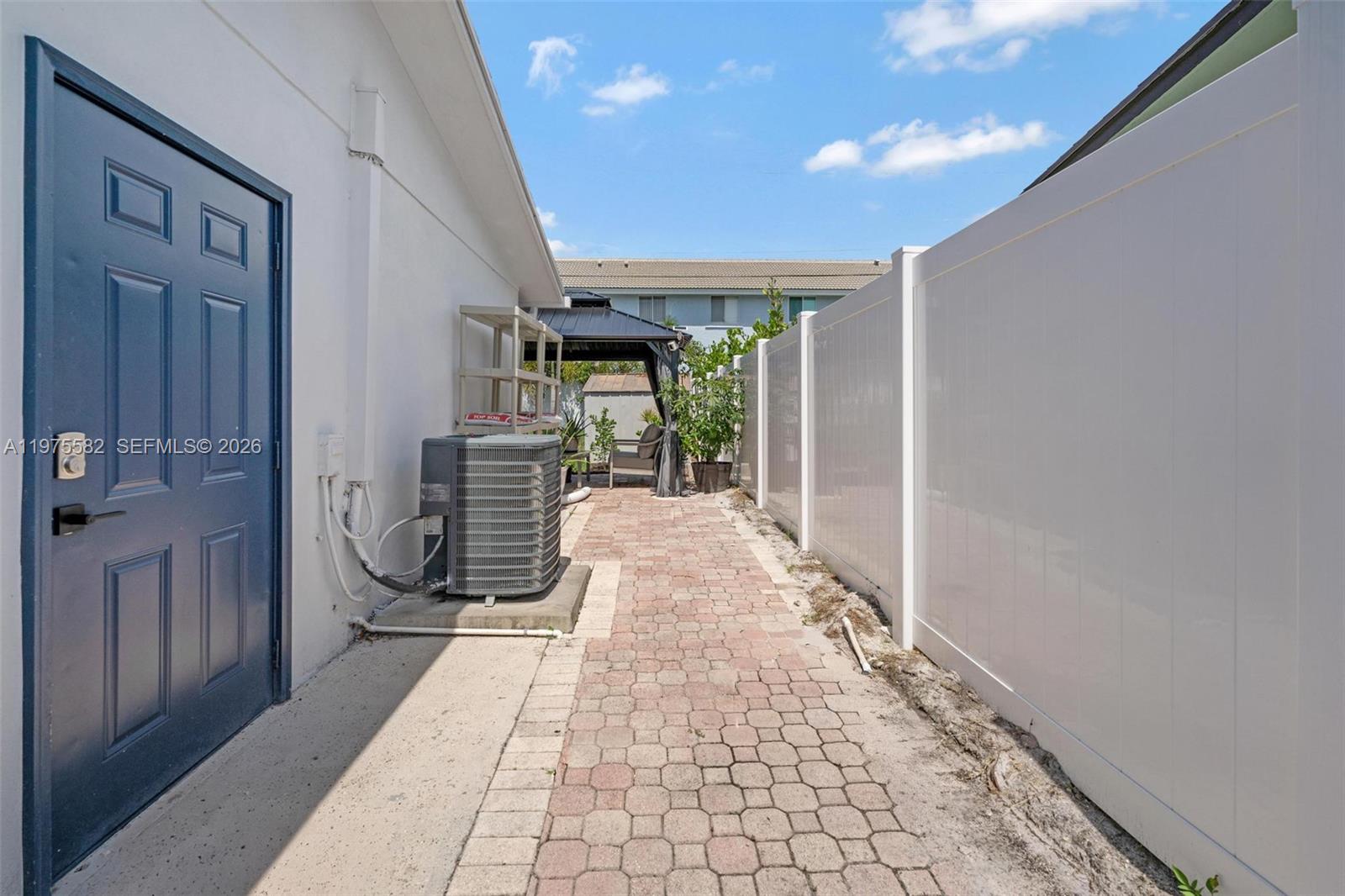 CORAL MANOR FOURTH ADD - Residential