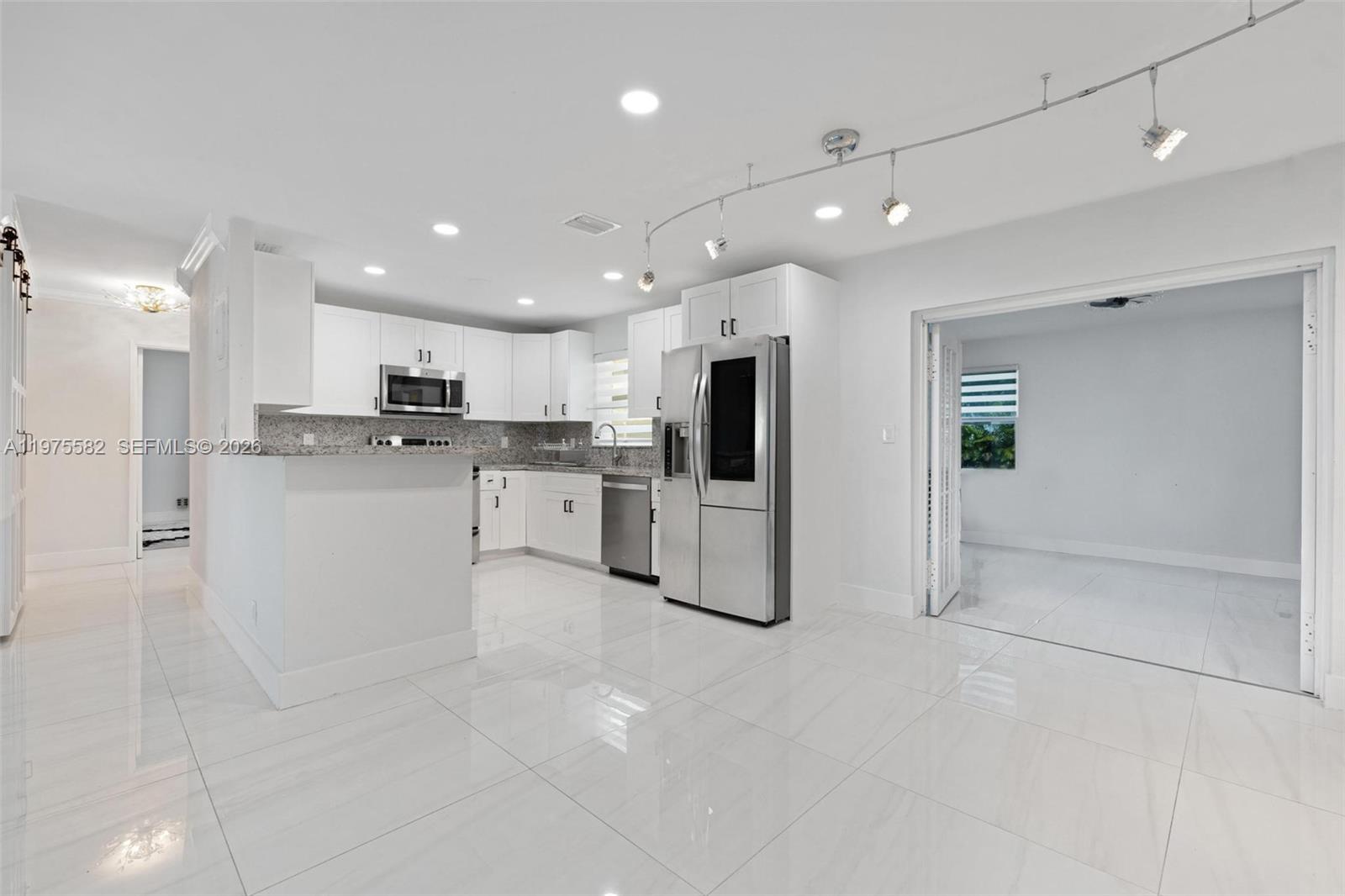 CORAL MANOR FOURTH ADD - Residential