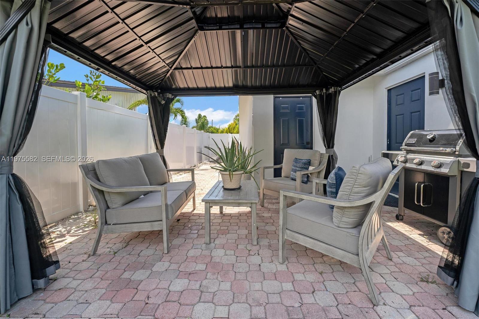 CORAL MANOR FOURTH ADD - Residential