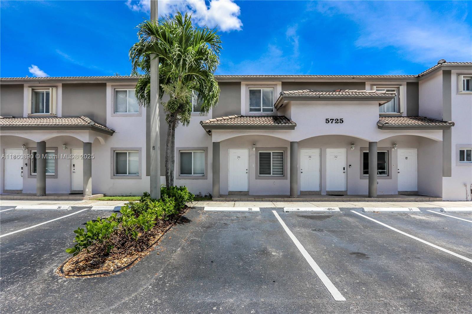 Lake view, big patio, 2 assigned parking spaces in front of the unit, gated community, first floor unit, new vinyl floor, new kitchen cabinets and fully painted. This apartment (condo) offers a space to relax and is centrally located to excellent schools, a range of restaurants, banks, malls, and main highways.