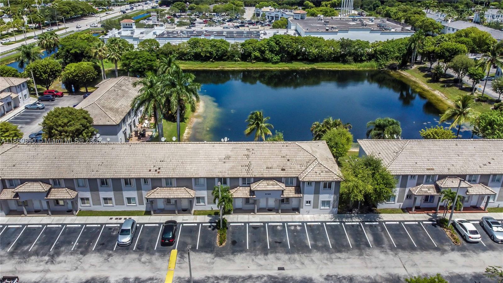 DORAL GRAND CONDO - Residential