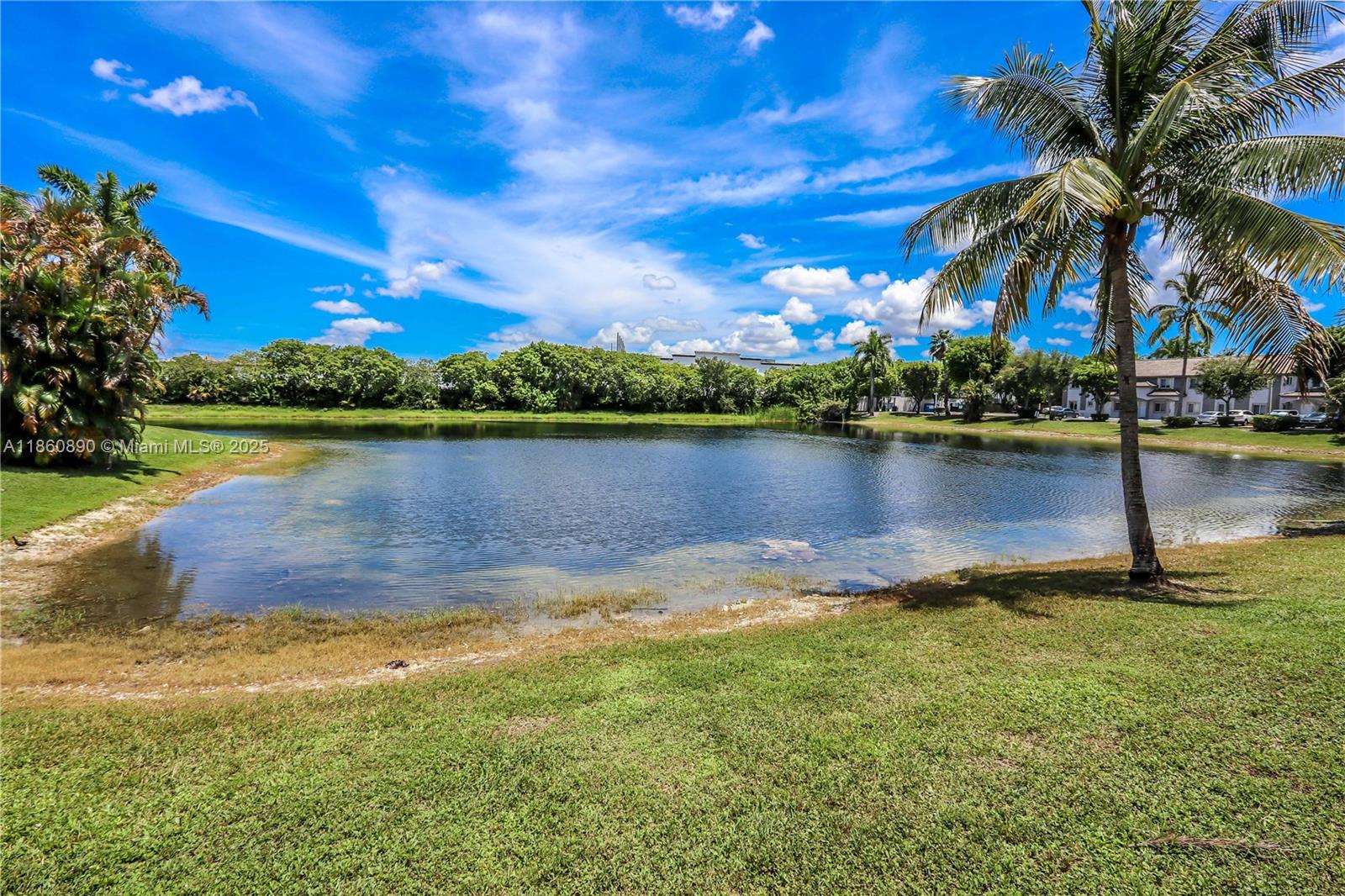 DORAL GRAND CONDO - Residential