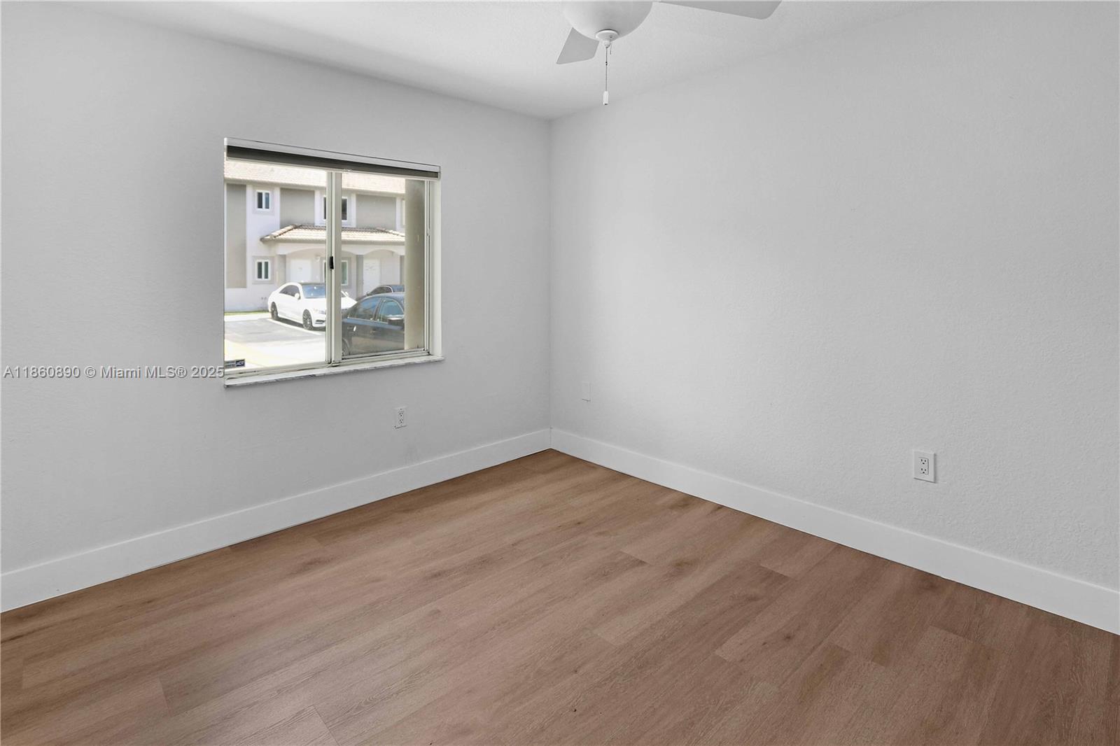 DORAL GRAND CONDO - Residential