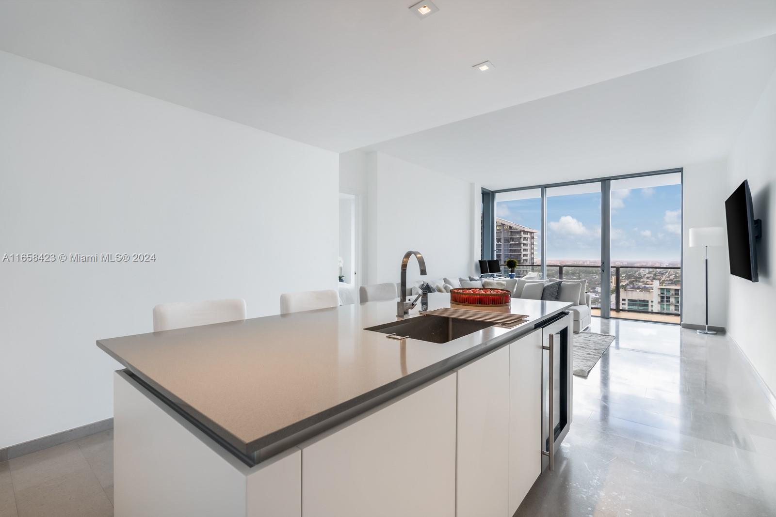 68 SE 6th St 3706