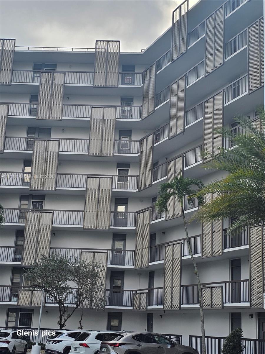 BISCAYA III CONDO - Residential