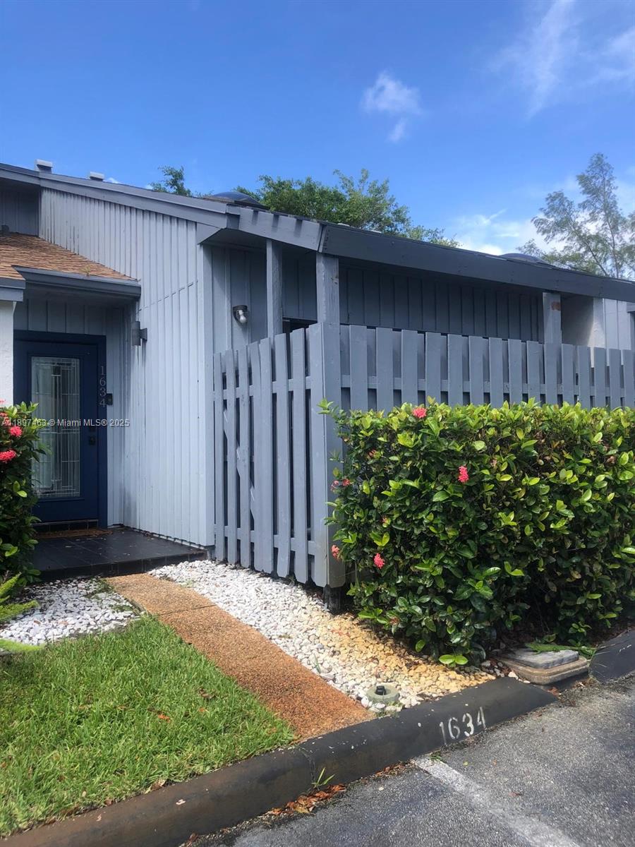 SHERBROOKE - Residential Lease