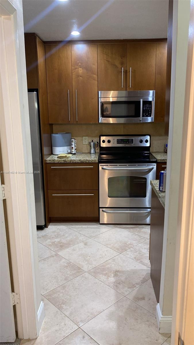 SHERBROOKE - Residential Lease