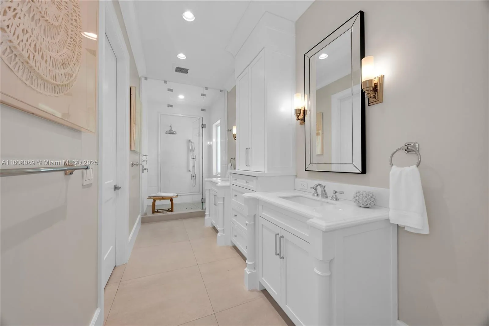 Pinecrest, Florida 33156, United States, 5 Bedrooms Bedrooms, ,4 BathroomsBathrooms,Residential,Active,135638