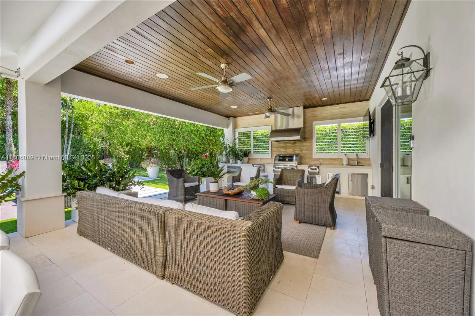 Pinecrest, Florida 33156, United States, 5 Bedrooms Bedrooms, ,4 BathroomsBathrooms,Residential,Active,135638