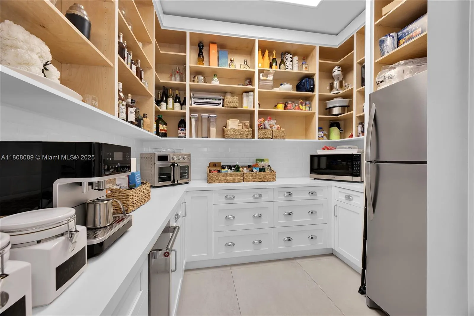 Pinecrest, Florida 33156, United States, 5 Bedrooms Bedrooms, ,4 BathroomsBathrooms,Residential,Active,135638