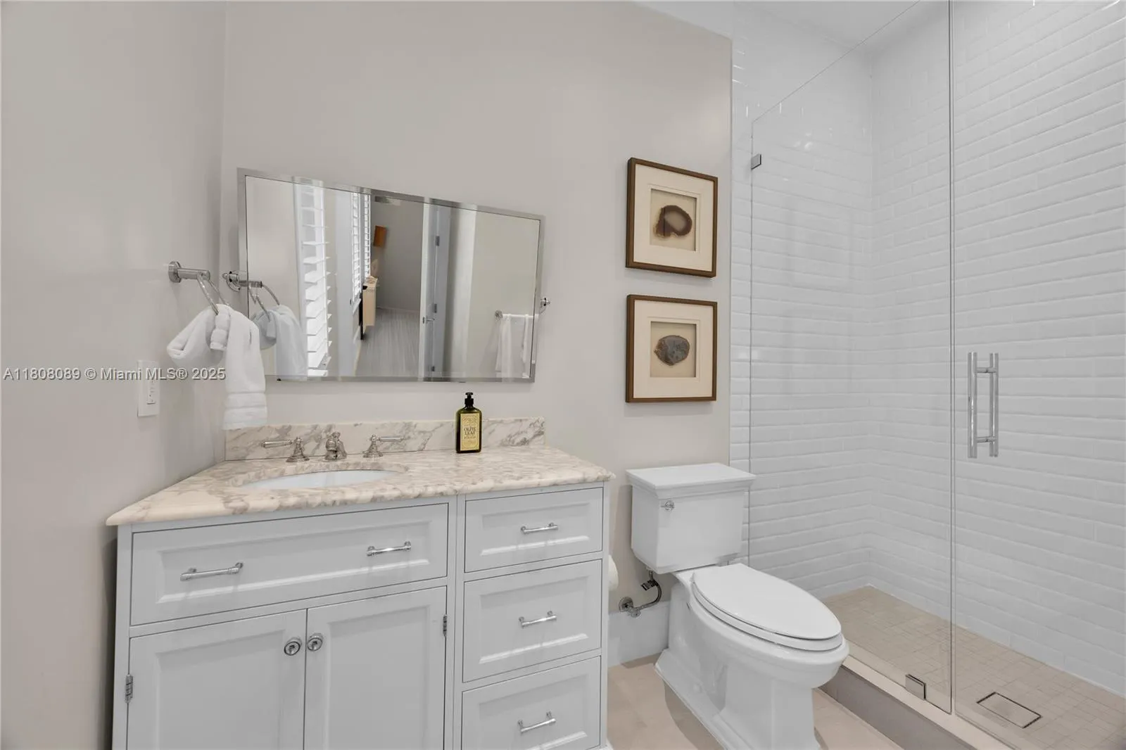 Pinecrest, Florida 33156, United States, 5 Bedrooms Bedrooms, ,4 BathroomsBathrooms,Residential,Active,135638