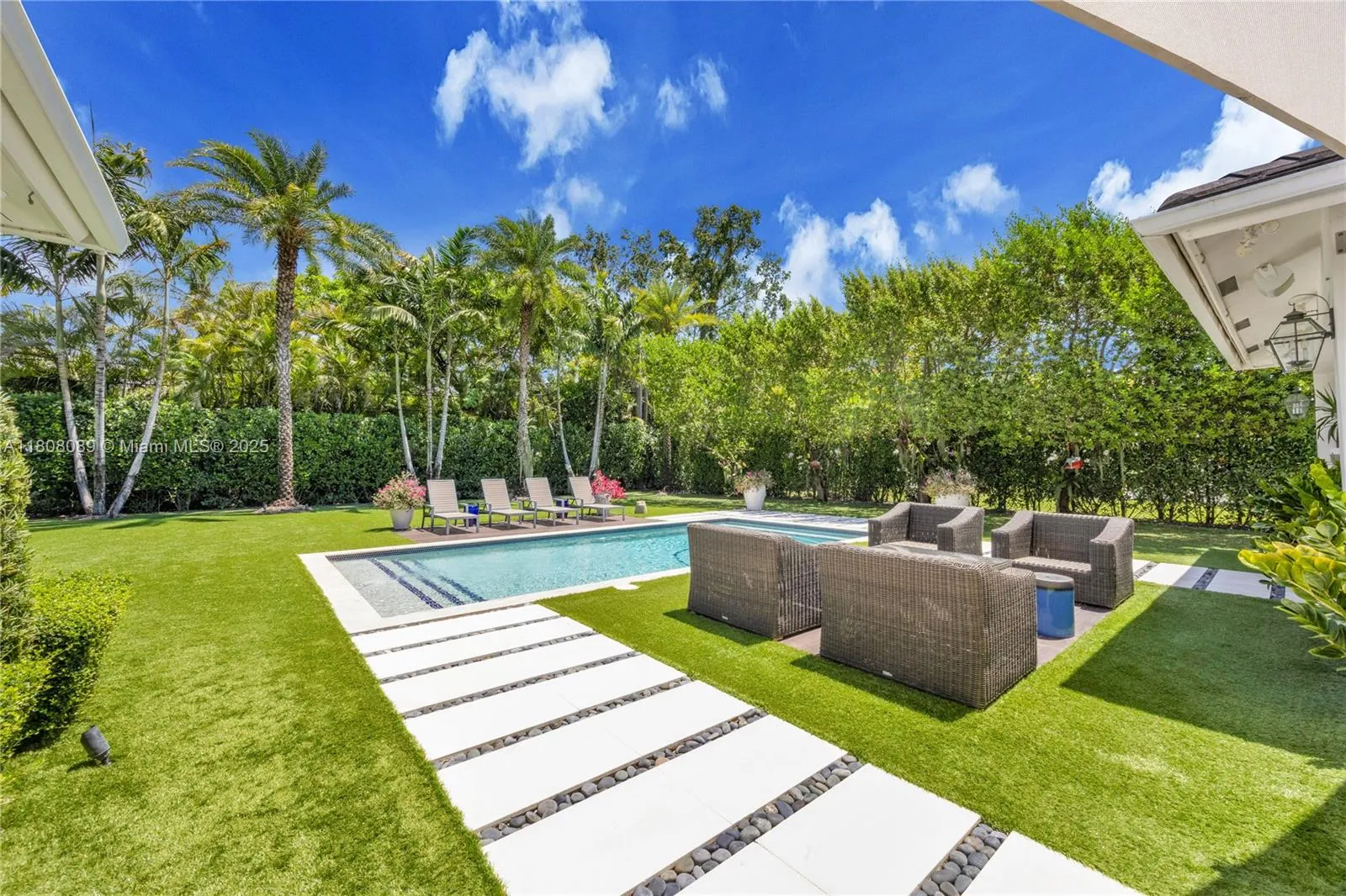 Pinecrest, Florida 33156, United States, 5 Bedrooms Bedrooms, ,4 BathroomsBathrooms,Residential,Active,135638