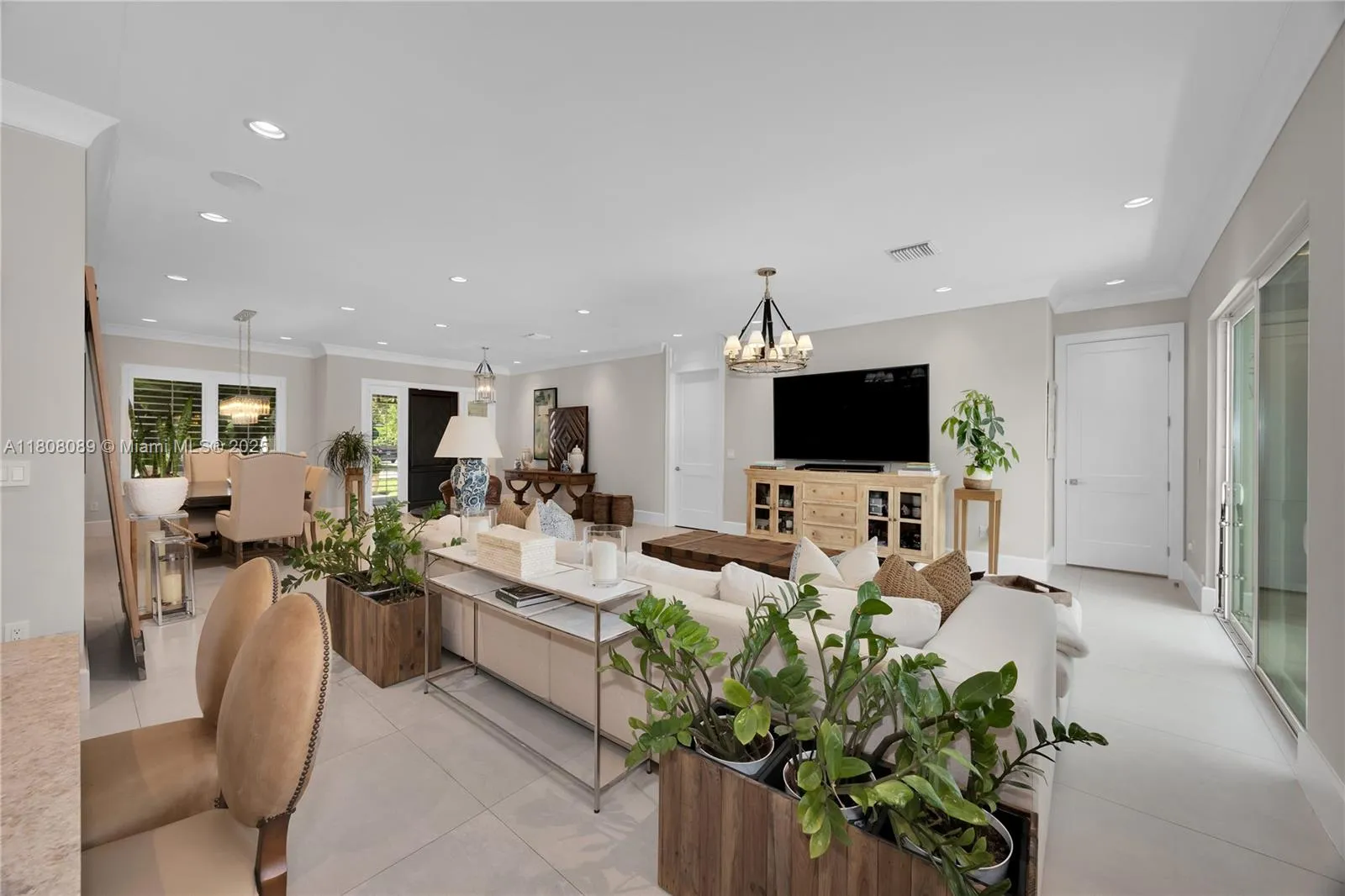 Pinecrest, Florida 33156, United States, 5 Bedrooms Bedrooms, ,4 BathroomsBathrooms,Residential,Active,135638