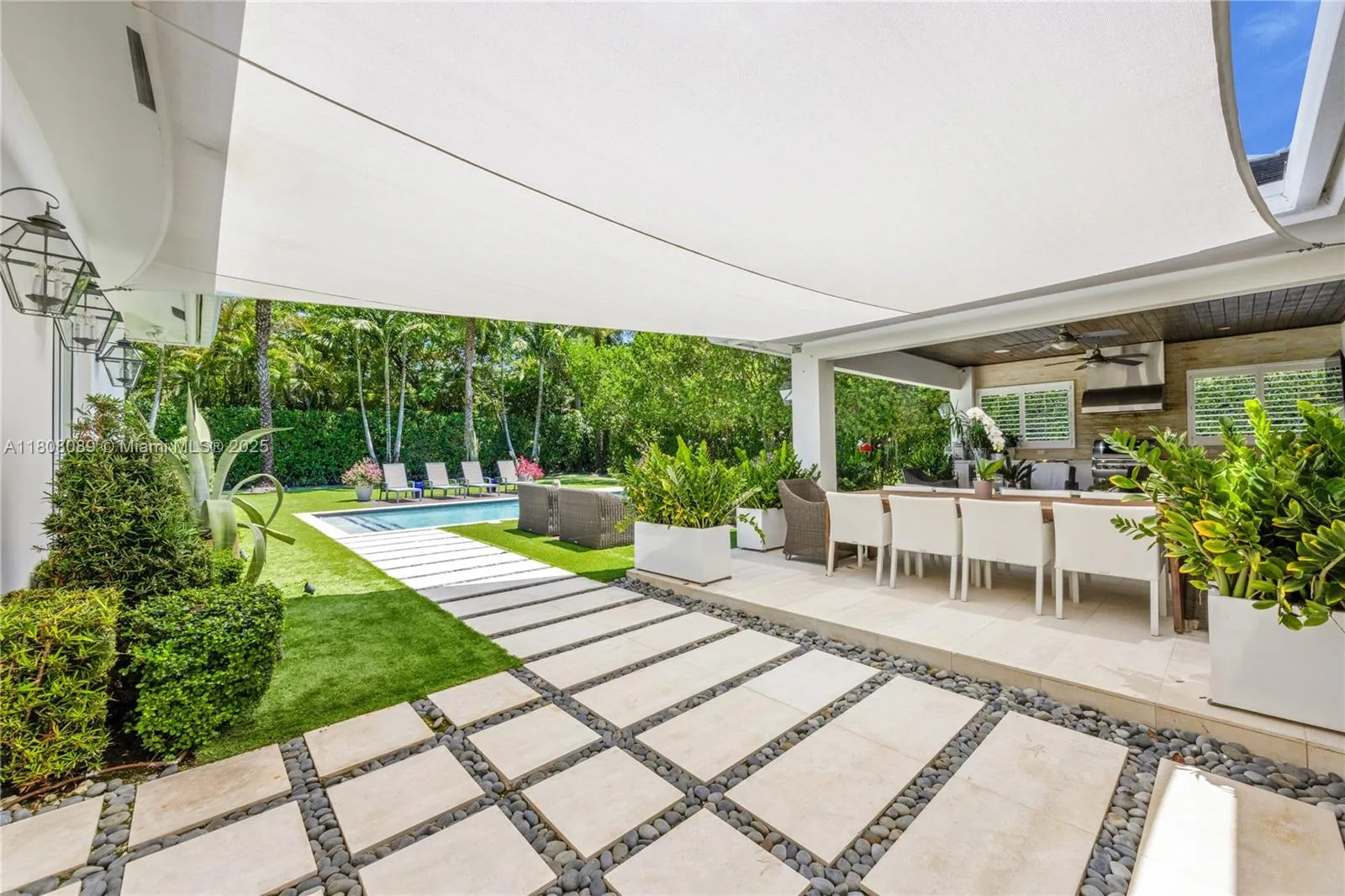 Pinecrest, Florida 33156, United States, 5 Bedrooms Bedrooms, ,4 BathroomsBathrooms,Residential,Active,135638