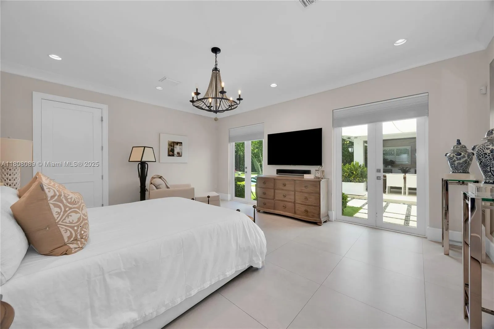 Pinecrest, Florida 33156, United States, 5 Bedrooms Bedrooms, ,4 BathroomsBathrooms,Residential,Active,135638