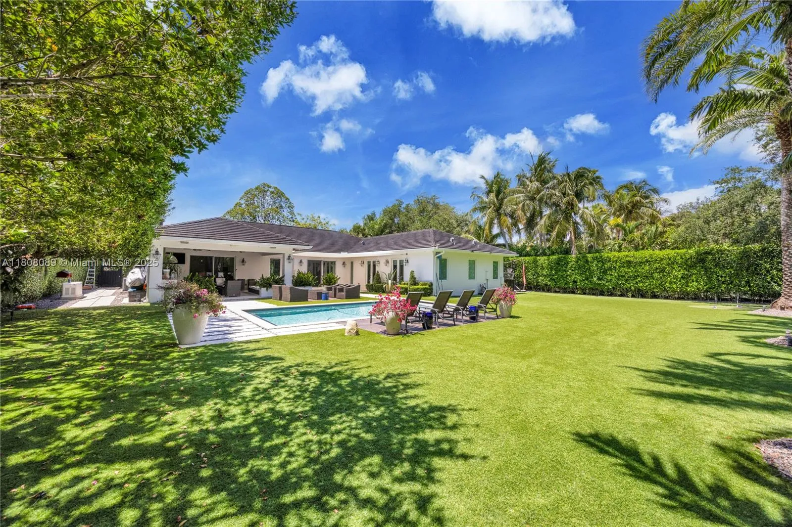 Pinecrest, Florida 33156, United States, 5 Bedrooms Bedrooms, ,4 BathroomsBathrooms,Residential,Active,135638