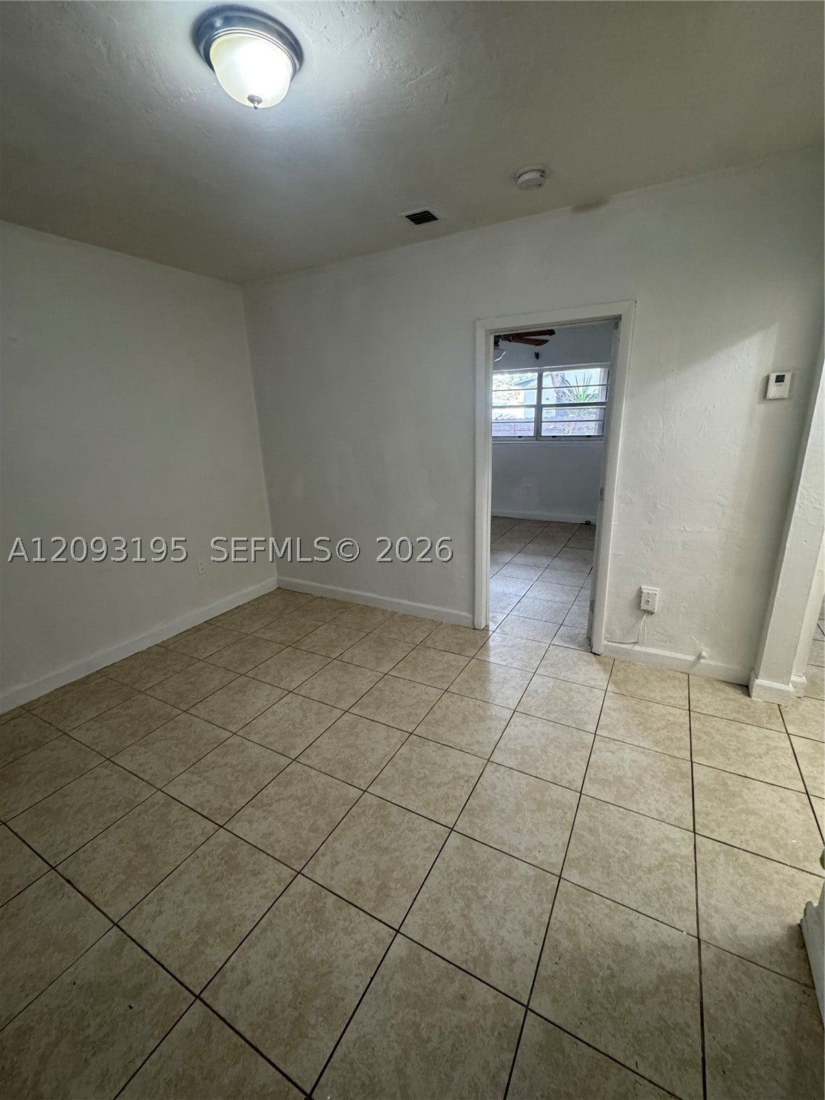 View photos, virtual tours, details... 1020 SW 5th St 3